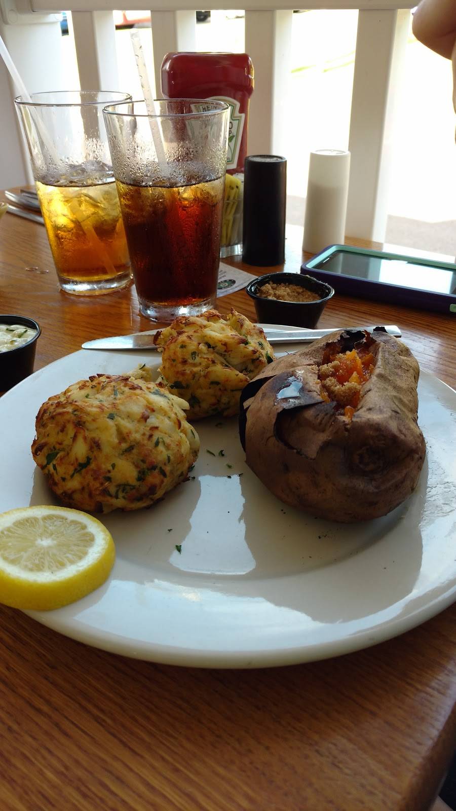 Hen House Restaurant | restaurant | 18072 National Pike, Frostburg, MD 21532, USA | 3016895001 OR +1 301-689-5001