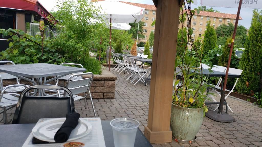 Romano Mercato Italiano Inc. | restaurant | 1832, 210 Cedar St, St. Charles, IL 60174, USA | 6307975566 OR +1 630-797-5566