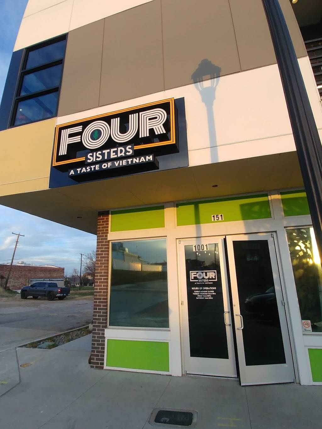 Four Sisters - A Taste of Vietnam | restaurant | 1001 S Main St STE 151, Fort Worth, TX 76104, USA | 6823859353 OR +1 682-385-9353