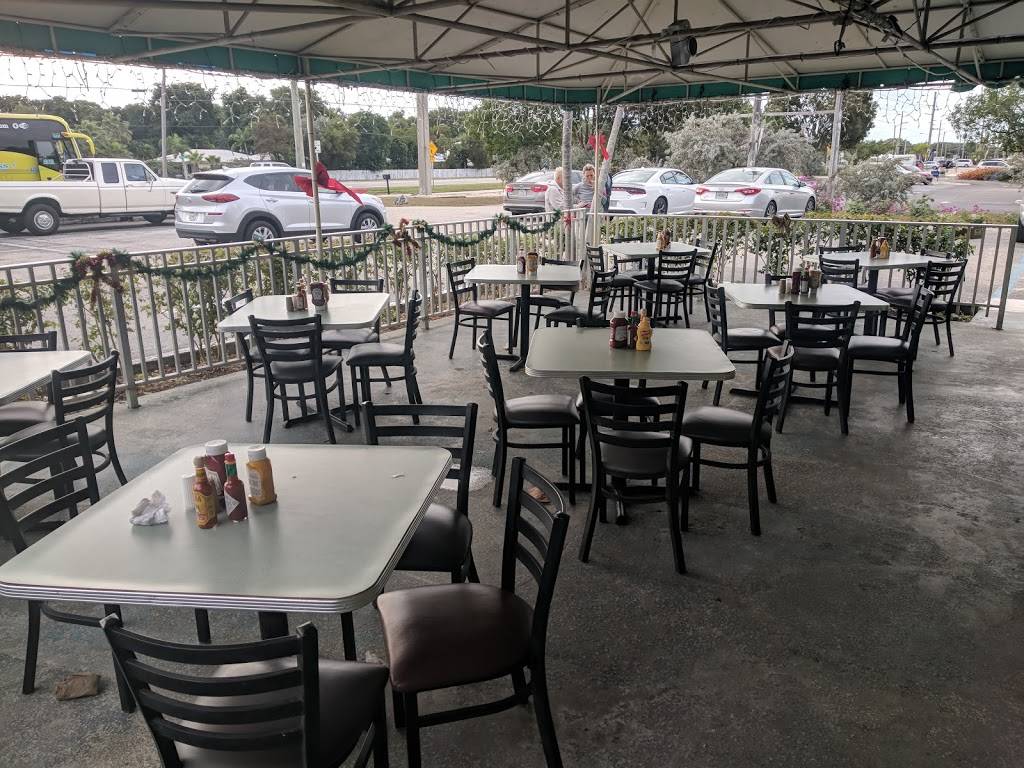 Evelyns-Key Largo | restaurant | 103360 Overseas Hwy, Key Largo, FL 33037, USA | 3054511691 OR +1 305-451-1691