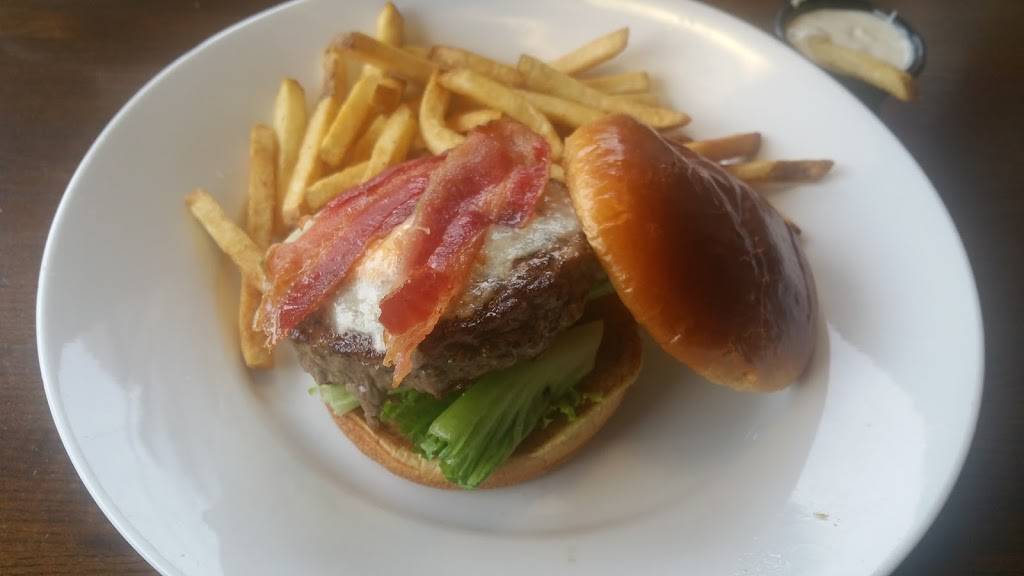 TGI Fridays | restaurant | 1475 Western Ave, Albany, NY 12203, USA | 5184891661 OR +1 518-489-1661