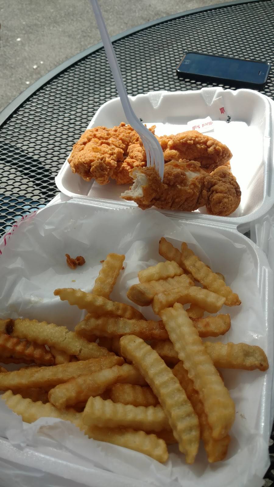 Saks Wing Shak | restaurant | 3911 Brainerd Rd, Chattanooga, TN 37411, USA | 4234999959 OR +1 423-499-9959