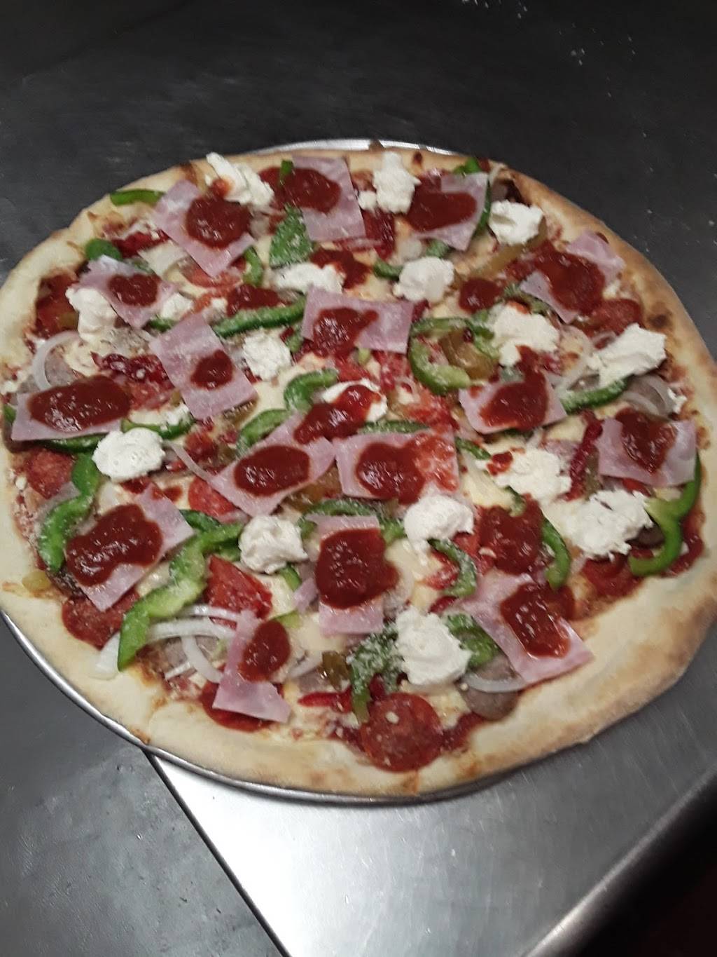 Sarinas Pizza | restaurant | 3177 Morgantown Rd, Mohnton, PA 19540, USA | 6108561303 OR +1 610-856-1303