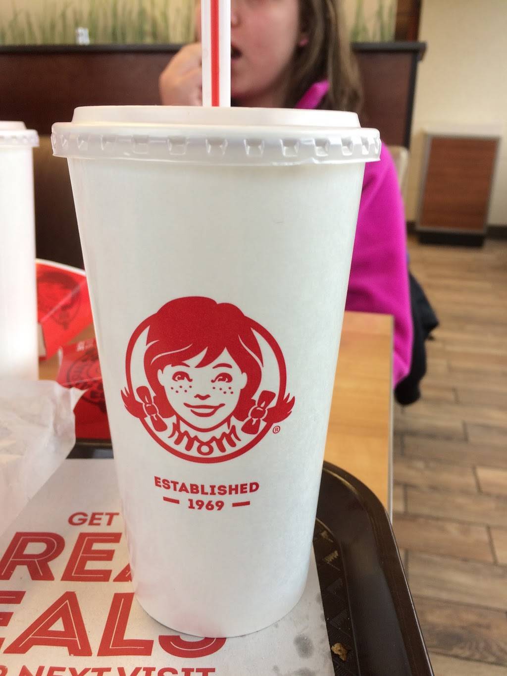 Wendys | restaurant | 901 Hansen Rd, Ashwaubenon, WI 54304, USA | 9204996992 OR +1 920-499-6992