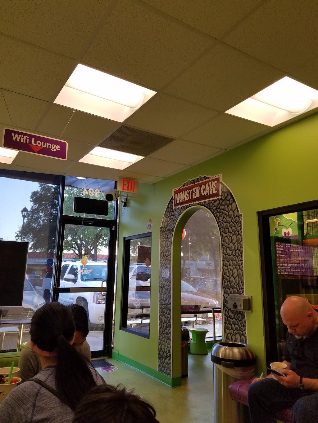 Monster Yogurt | restaurant | 9540 Garland Rd, Dallas, TX 75218, USA | 2143216363 OR +1 214-321-6363