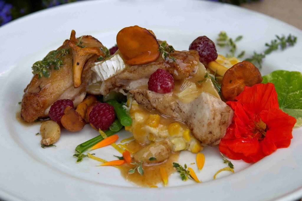 Restaurant Les Fougeres | restaurant | 783 Route 105, Chelsea, QC J9B 1P1, Canada | 8198278942 OR +1 819-827-8942