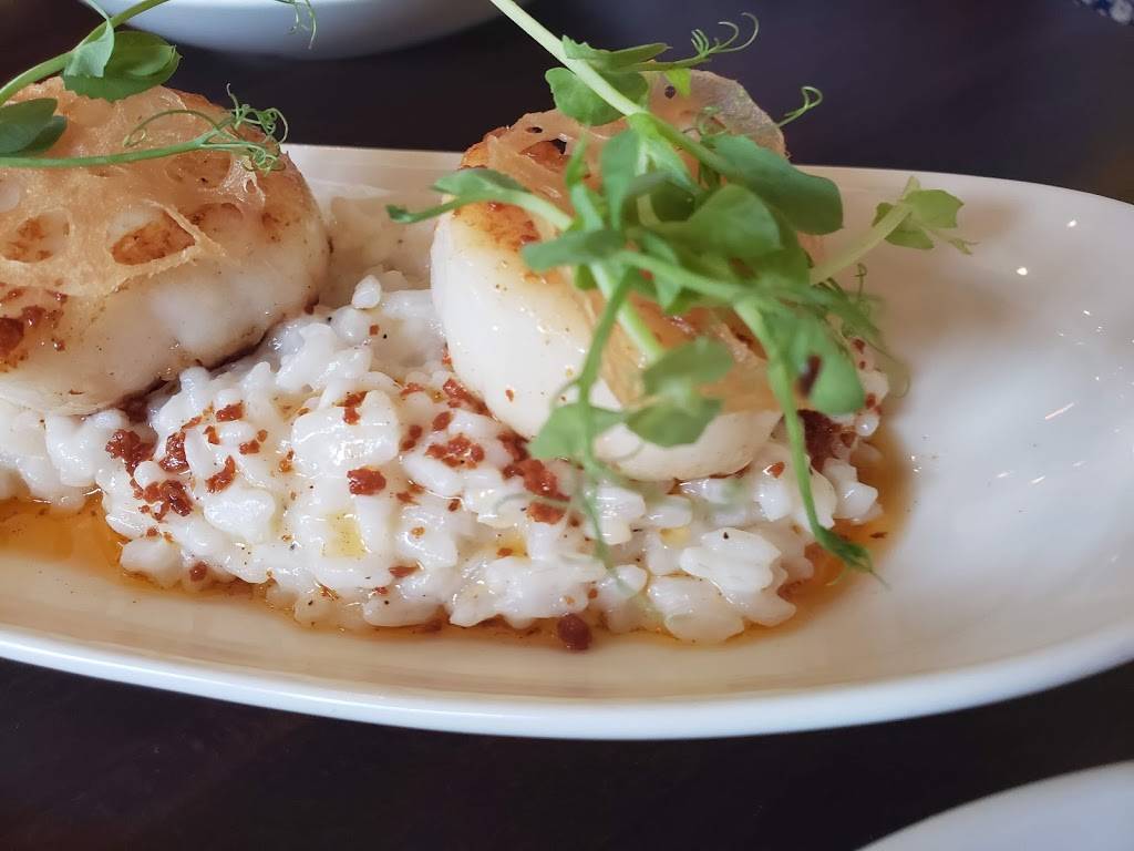 Hotsy-Totsy Bar & Grill and the sidecar speakeasy | restaurant | 2032 Harrison St, Hollywood, FL 33020, USA | 9545442383 OR +1 954-544-2383