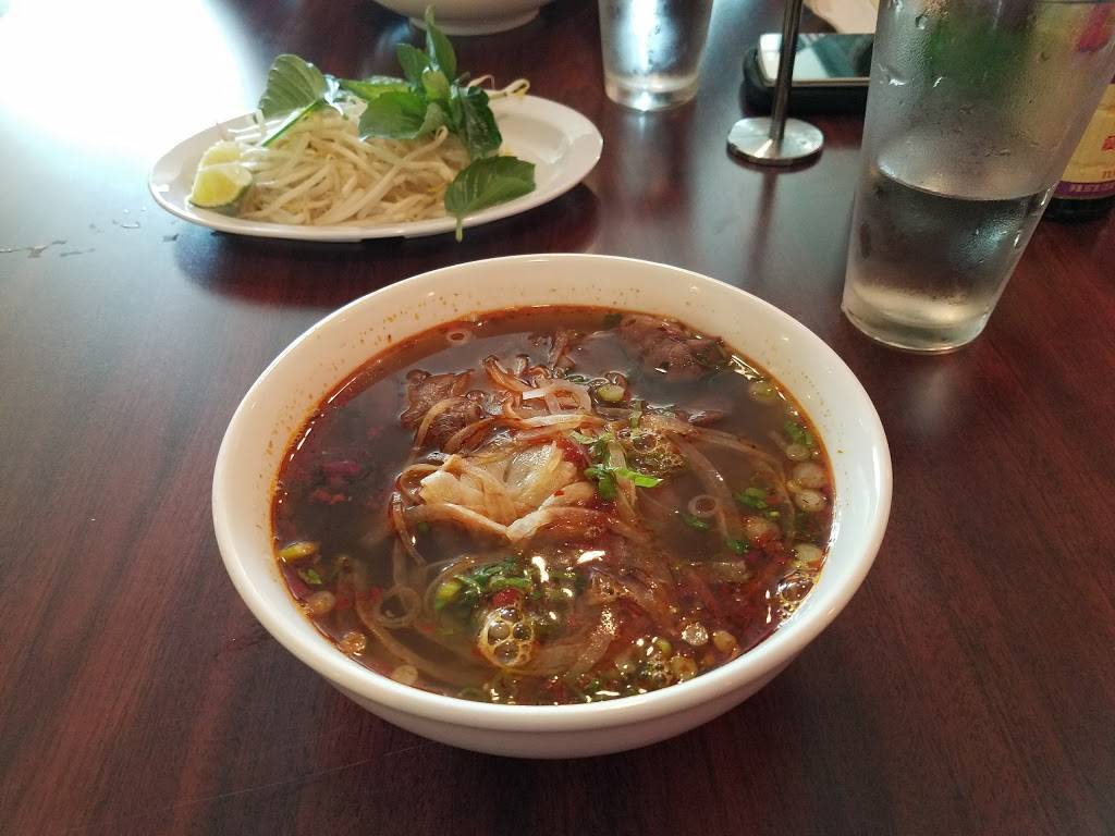 Queen Of Pho | restaurant | Timberlyne Shopping Center, Suite O, 1129 Weaver Dairy Rd, Chapel Hill, NC 27514, USA | 9199038280 OR +1 919-903-8280