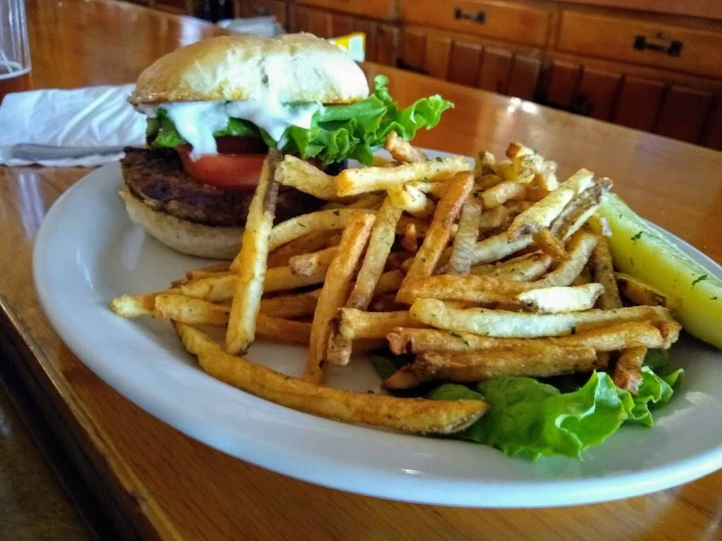 Don & GGs Food and Spirits | restaurant | 1300 E Cloverland Dr, Ironwood, MI 49938, USA | 9069322312 OR +1 906-932-2312