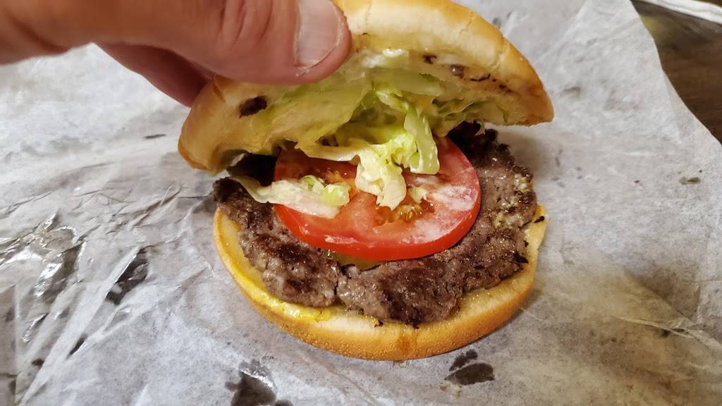 Bettys Sandwich Shop & Flea | restaurant | 30161 LA-21, Angie, LA 70426, USA | 9859861366 OR +1 985-986-1366