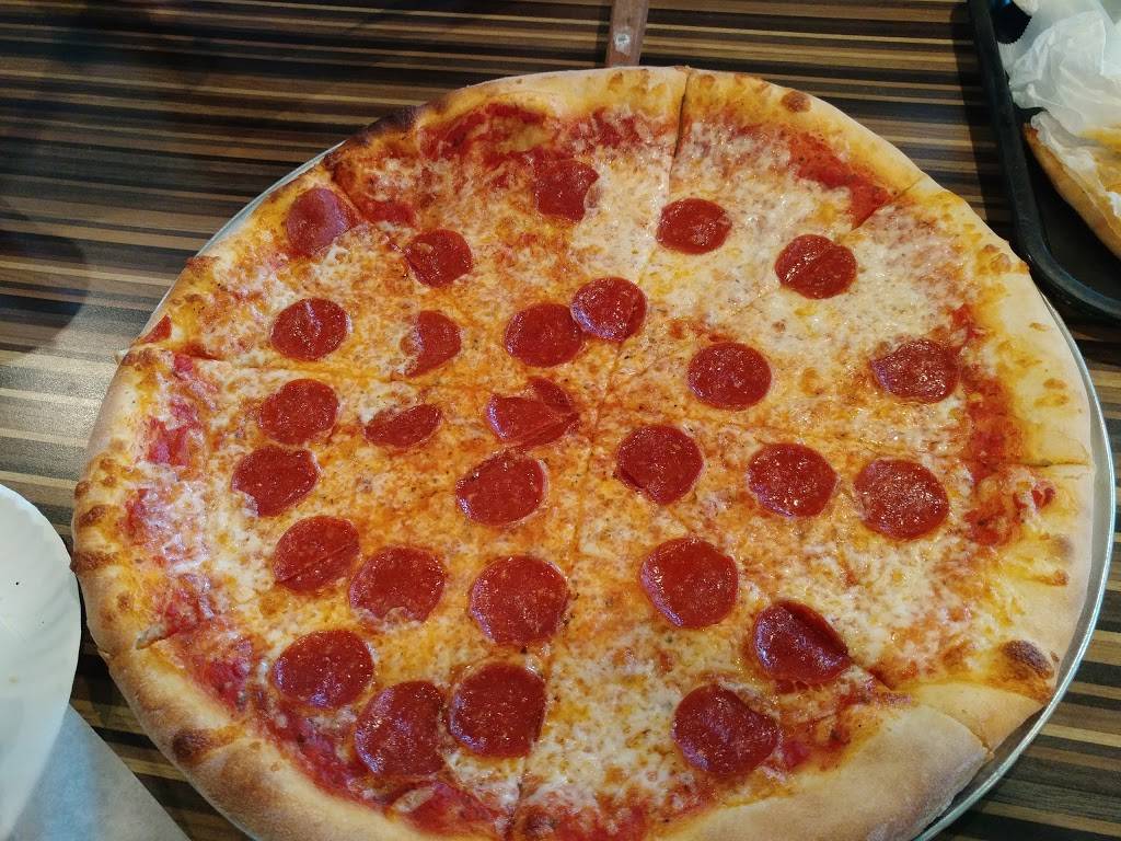 Maglios Pizza | restaurant | 7220 Hancock Village Dr, Chesterfield, VA 23832, USA | 8046394508 OR +1 804-639-4508