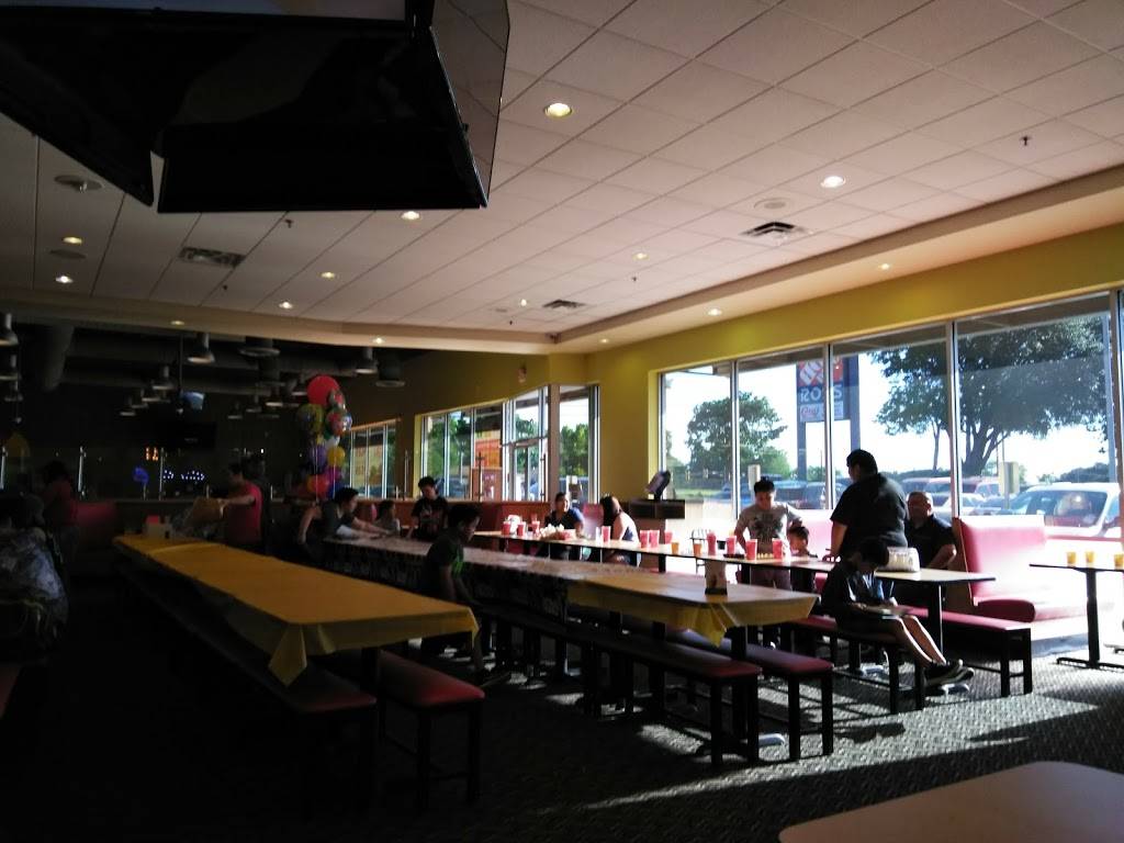 Peter Piper Pizza | meal takeaway | 3131 SE Military Dr, San Antonio, TX 78223, USA | 2103379238 OR +1 210-337-9238