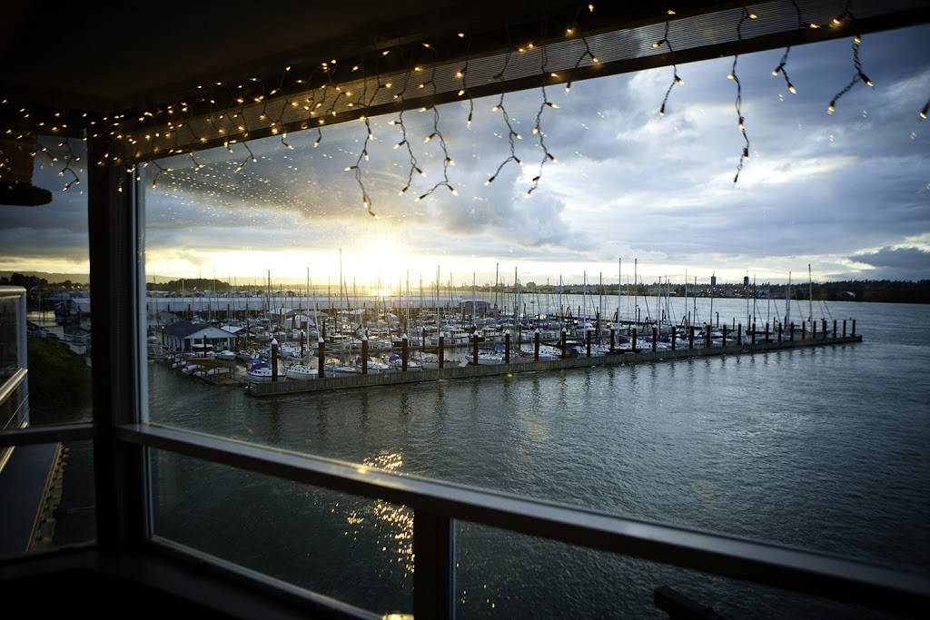 Saltys on the Columbia | restaurant | 3839 NE Marine Dr, Portland, OR 97211, USA | 5032884444 OR +1 503-288-4444