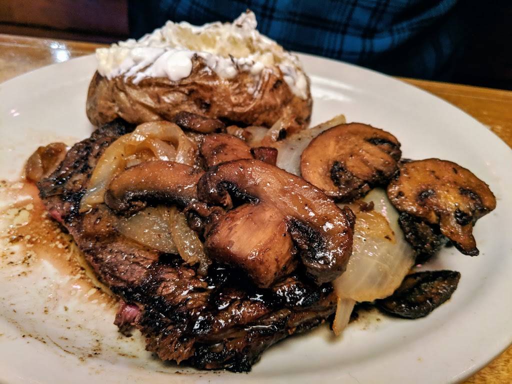 Texas Roadhouse | restaurant | 1111 W Trenton Ave, Findlay, OH 45840, USA | 4194207427 OR +1 419-420-7427