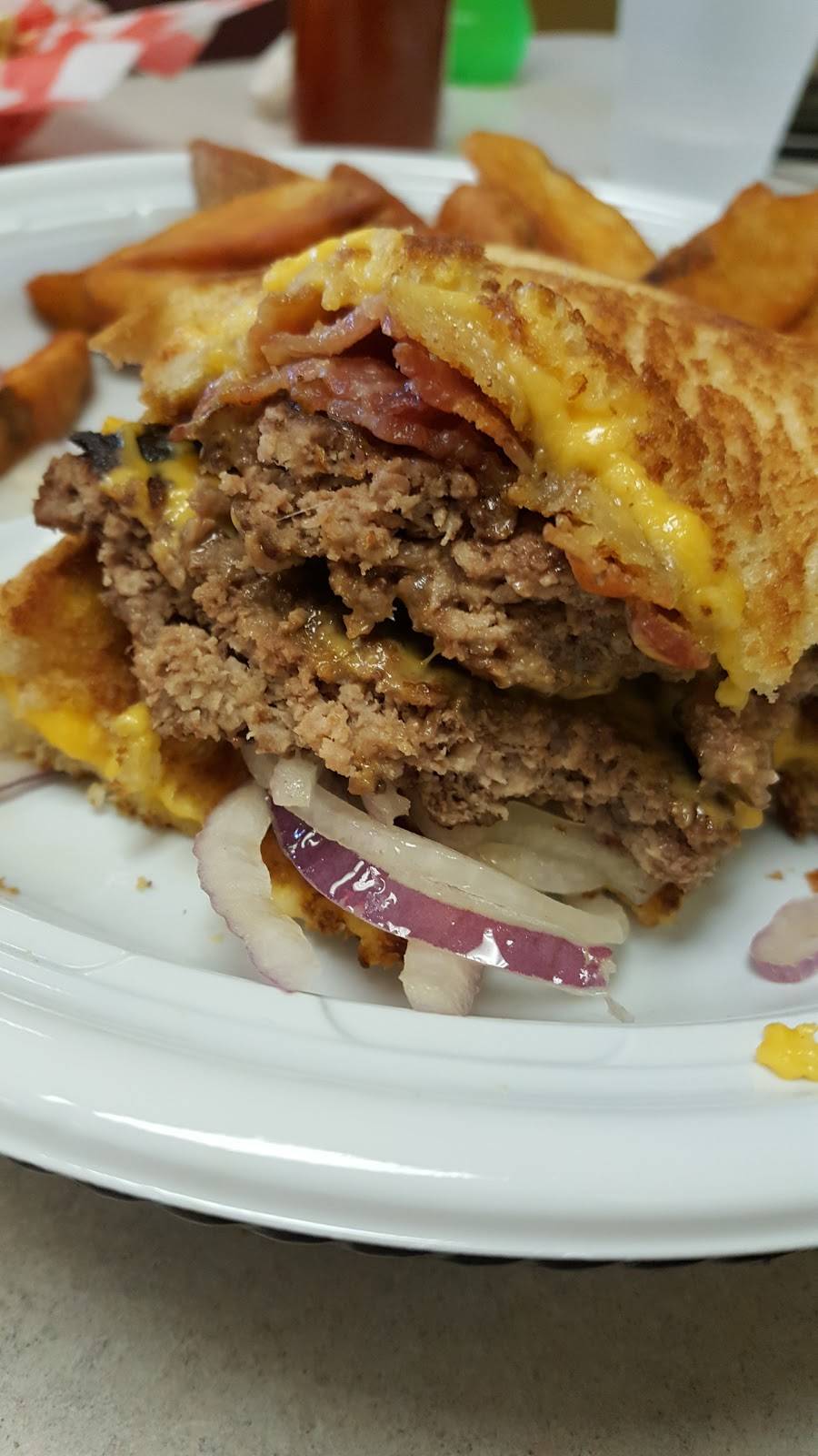 Tommys Chicago Dogs Subs Soup | restaurant | 3701 Durand Ave, Racine, WI 53405, USA | 2625547624 OR +1 262-554-7624