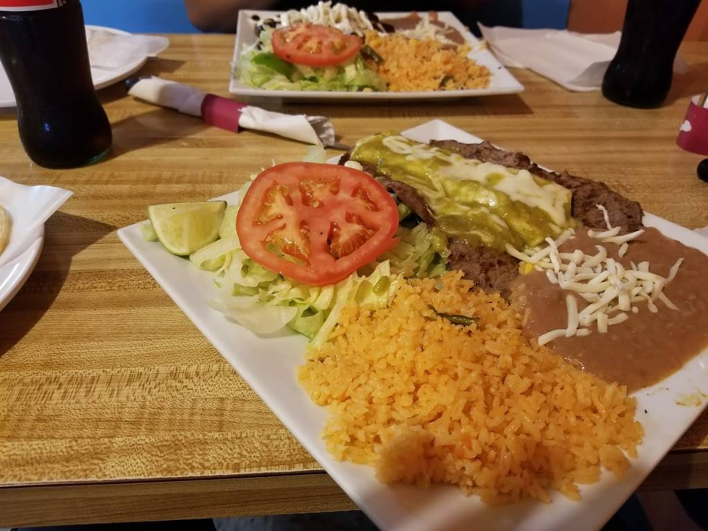 Hidalgo Restaurant | restaurant | 308 Barton St, Pawtucket, RI 02860, USA | 4017227622 OR +1 401-722-7622