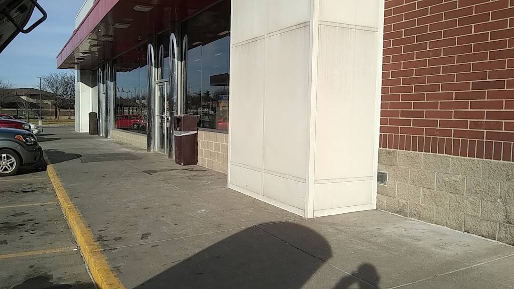 Caseys | meal takeaway | 3501 E 14th St, Des Moines, IA 50316, USA | 5152666588 OR +1 515-266-6588