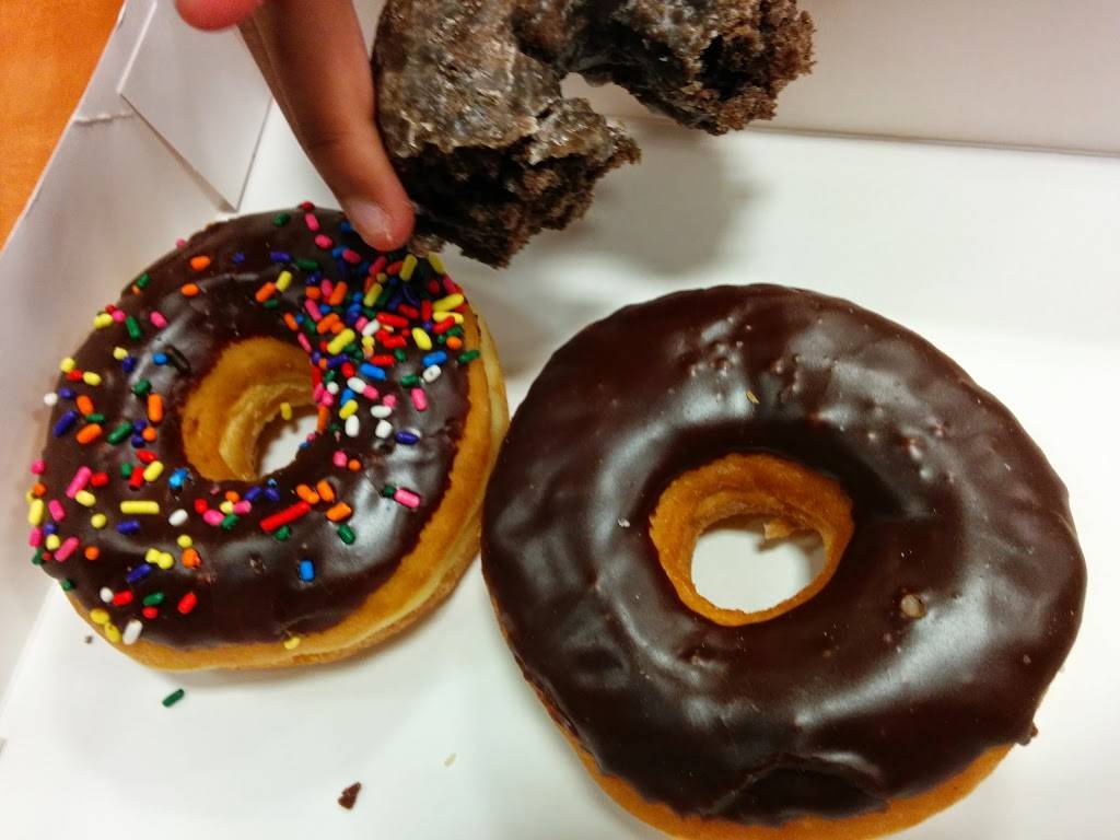 Dunkin Donuts | cafe | 1080 E Oakton St, Des Plaines, IL 60018, USA | 8472964579 OR +1 847-296-4579