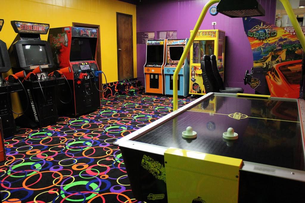 Bay Lanes | night club | 4243 N Euclid Ave, Bay City, MI 48706, USA | 9896847361 OR +1 989-684-7361