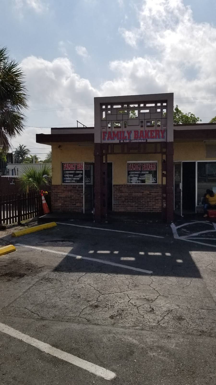 Family Bakery | restaurant | 1038 NW 9th Ave, Fort Lauderdale, FL 33311, USA | 9546168103 OR +1 954-616-8103