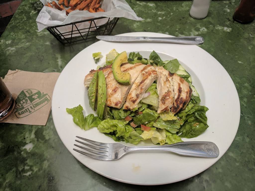 Hennesseys Tavern | restaurant | 7811 Herschel Ave, La Jolla, CA 92037, USA | 8585518772 OR +1 858-551-8772