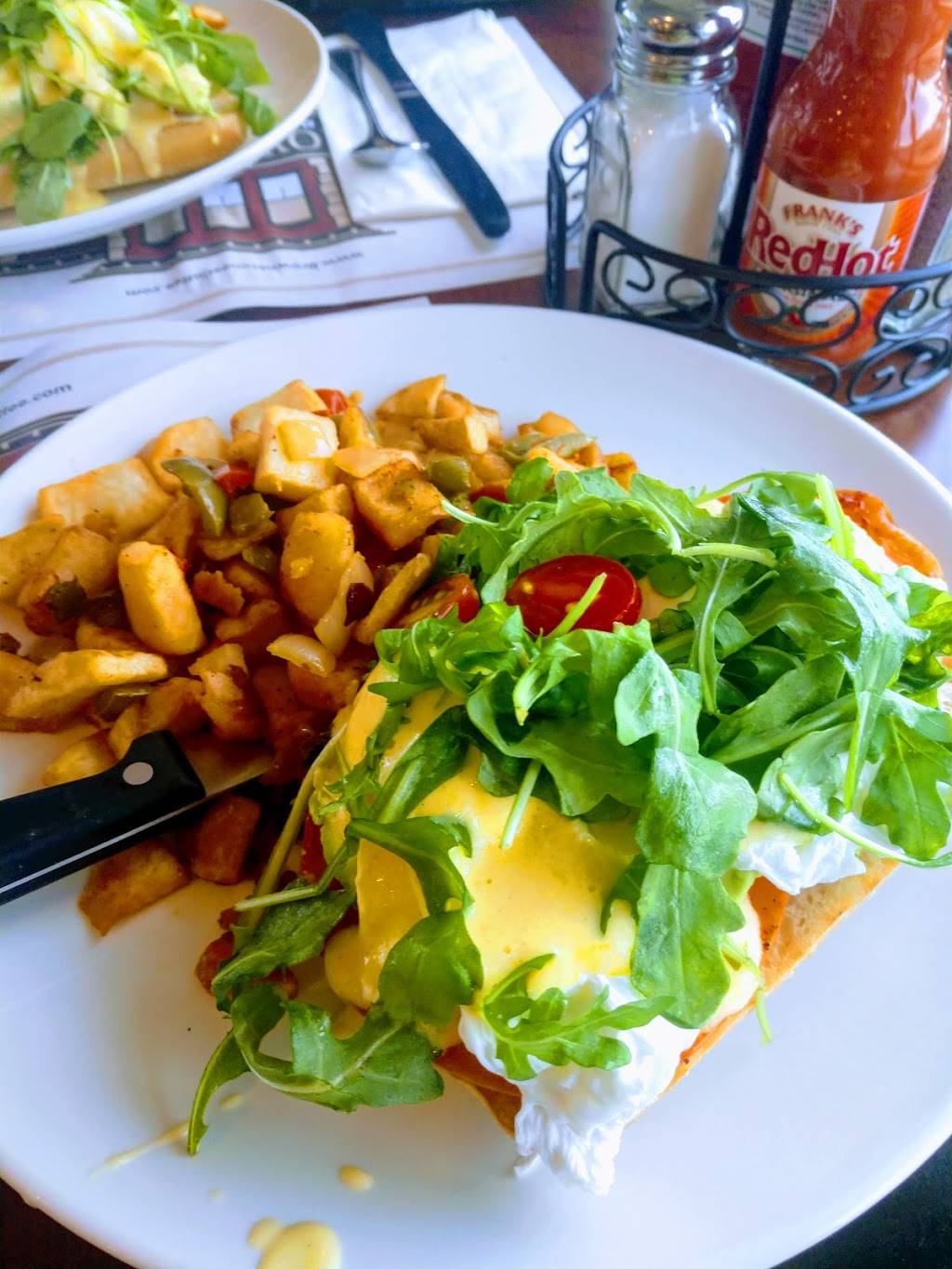 Brownstones Coffee | restaurant | 1759 Middle Country Rd, Centereach, NY 11720, USA | 6316763975 OR +1 631-676-3975