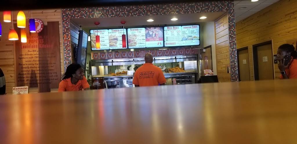 Golden Krust | restaurant | 467 Lyons Ave, Newark, NJ 07112, USA | 9739266705 OR +1 973-926-6705