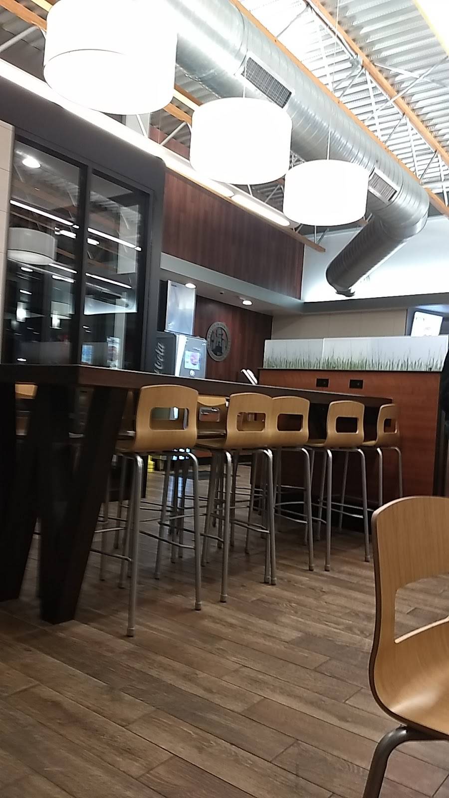 Wendys | restaurant | 409 N 13th St, Decatur, IN 46733, USA | 2607243335 OR +1 260-724-3335