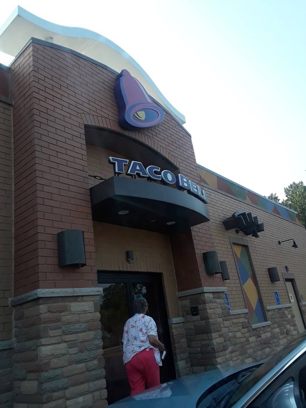 Taco Bell | meal takeaway | 1085 E Michigan Ave, Ypsilanti, MI 48198, USA | 7344801793 OR +1 734-480-1793