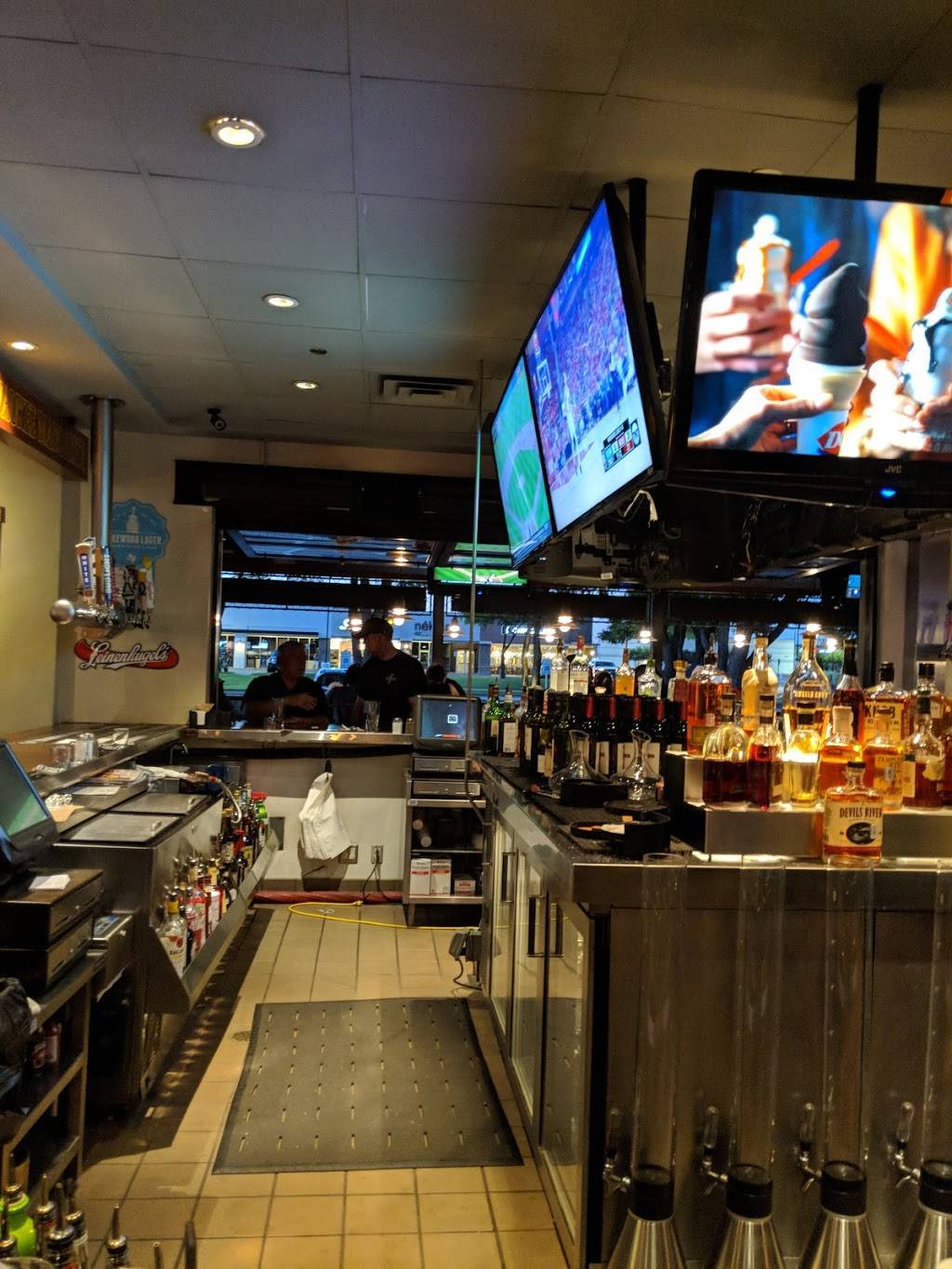 Brick House Tavern + Tap | restaurant | 4900 W Park Blvd, Plano, TX 75093, USA | 9725960916 OR +1 972-596-0916