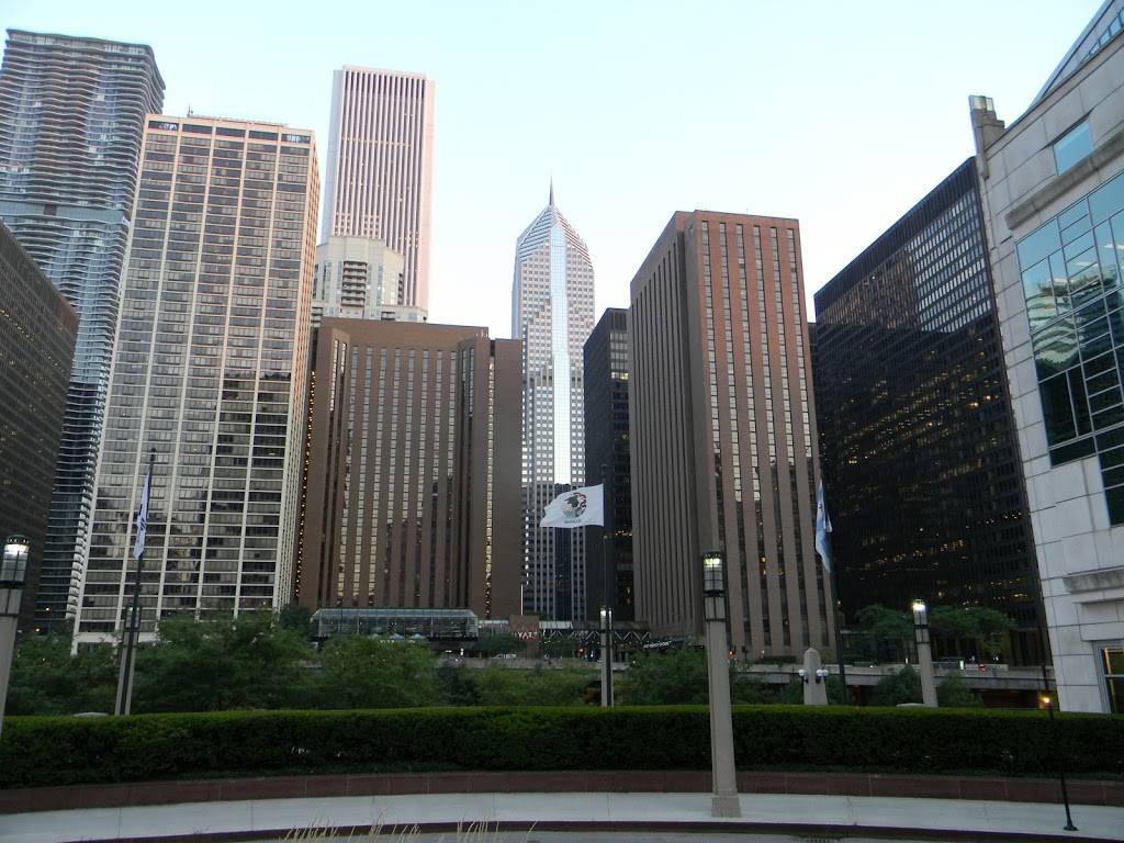 Stetsons Modern Steak + Sushi | restaurant | 151 E Wacker Dr, Chicago, IL 60601, USA | 3122394491 OR +1 312-239-4491