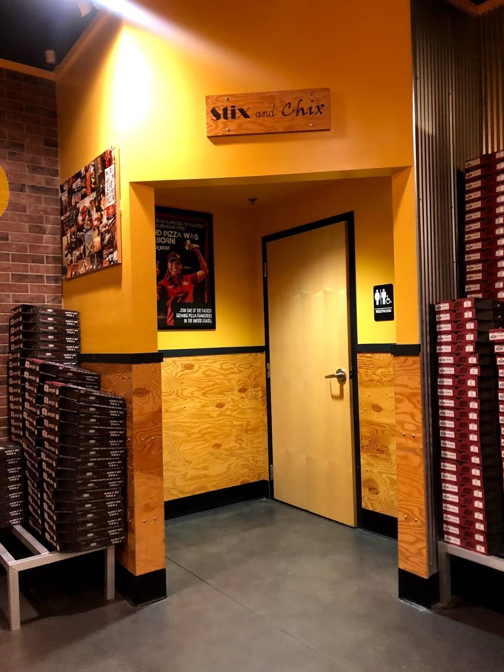 Toppers Pizza | meal delivery | 910 W 10th St #12, Indianapolis, IN 46202, USA | 3176727777 OR +1 317-672-7777