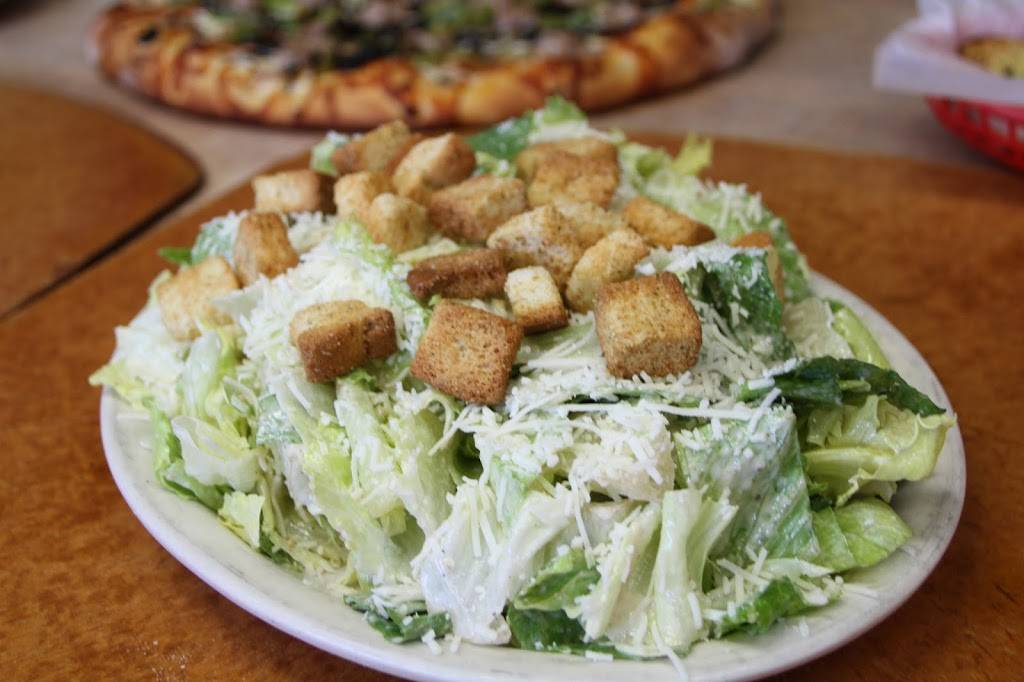 Giannis Pizza | restaurant | 725 Lighthouse Ave, Monterey, CA 93940, USA | 8316491500 OR +1 831-649-1500