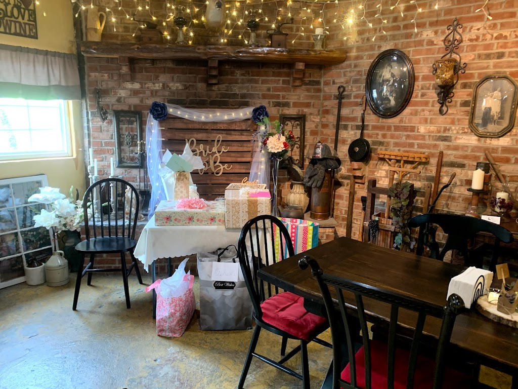 12 Mile Creek Winery | restaurant | 11093 Flagg Springs Pike, California, KY 41007, USA | 8593910144 OR +1 859-391-0144