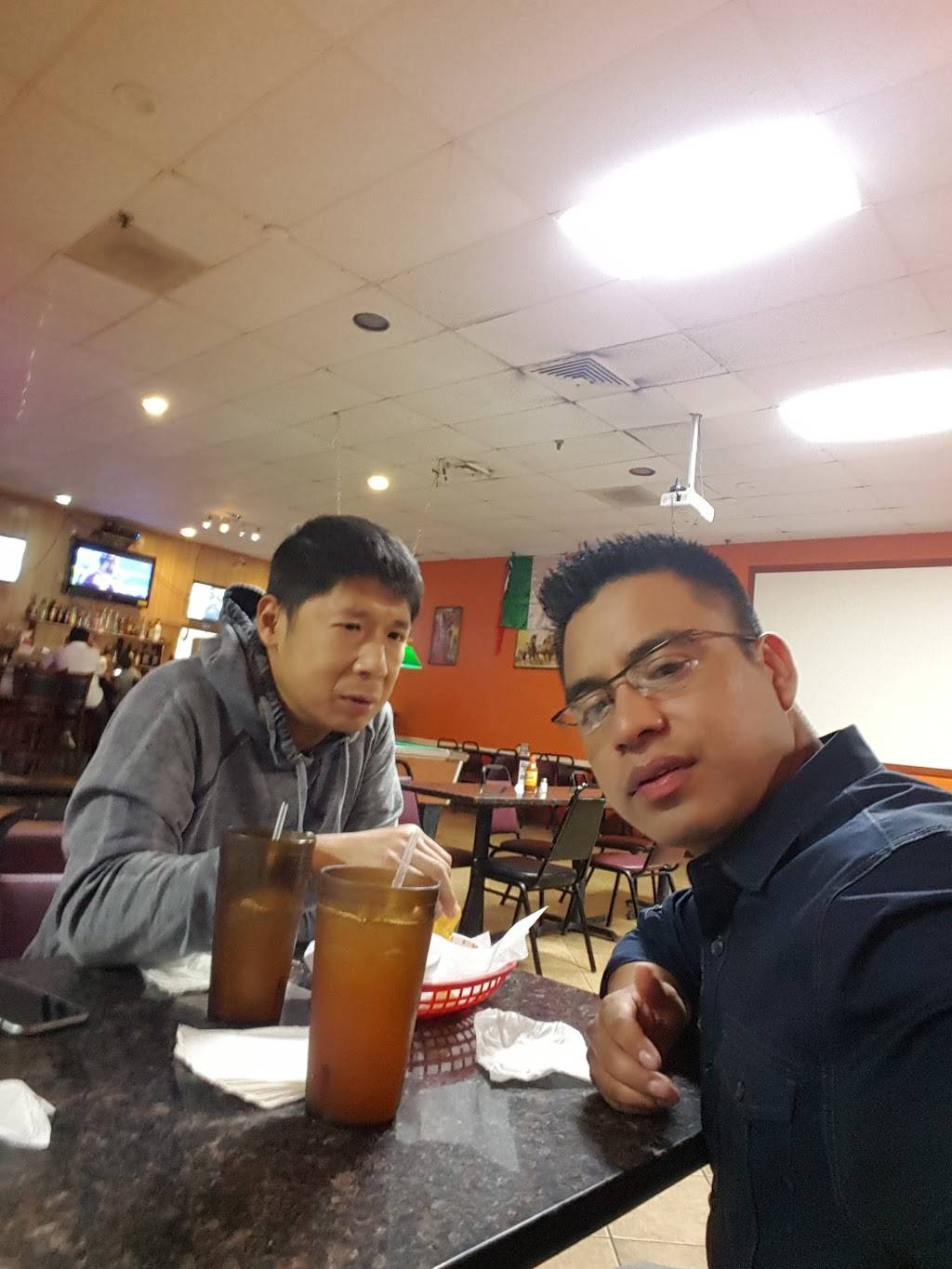 El Gran Chaparral | restaurant | 8307 Annapolis Rd, New Carrollton, MD 20784, USA | 3013064284 OR +1 301-306-4284