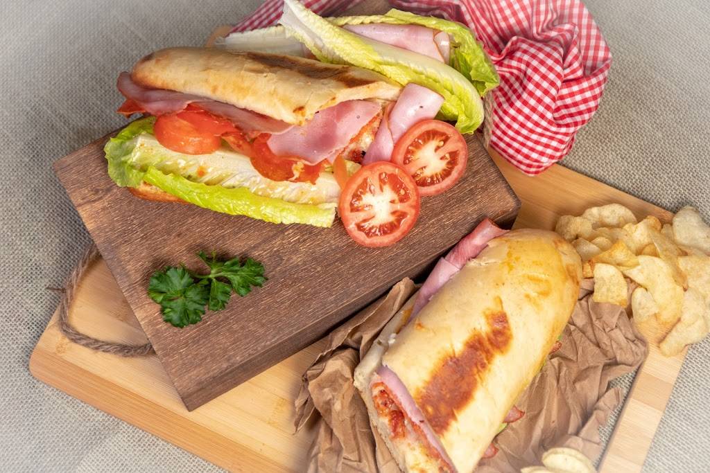 Whiffle Boys Pizza | restaurant | 601 W Main St, Benton, IL 62812, USA | 6182004343 OR +1 618-200-4343