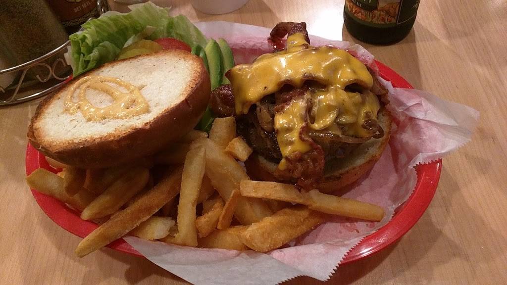 Home Plate Grill | restaurant | 7398 Calle Real Suite C, Goleta, CA 93117, USA | 8058453323 OR +1 805-845-3323