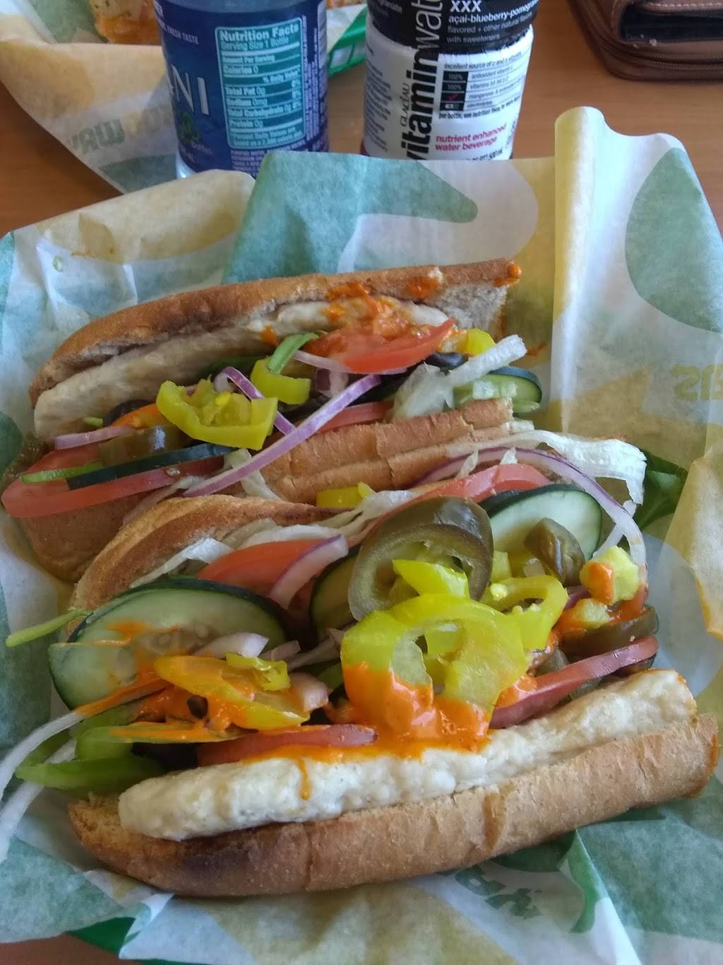 Subway | restaurant | 352 Bear Mountain Blvd, Arvin, CA 93203, USA | 6618542276 OR +1 661-854-2276