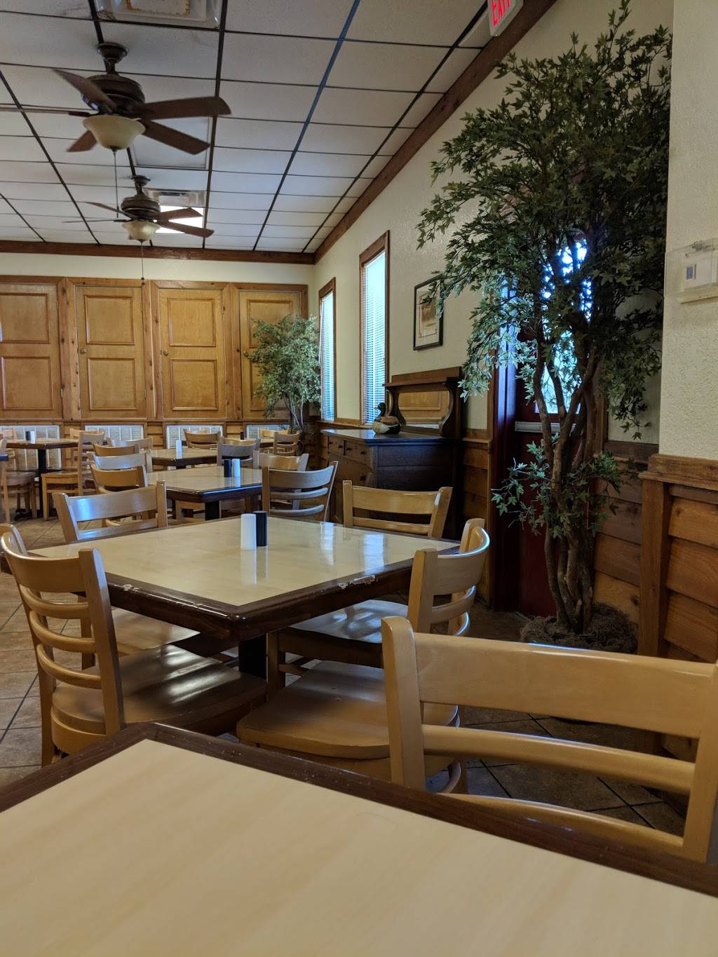 Chic-King | restaurant | 655 College St, Eastman, GA 31023, USA | 4783744111 OR +1 478-374-4111