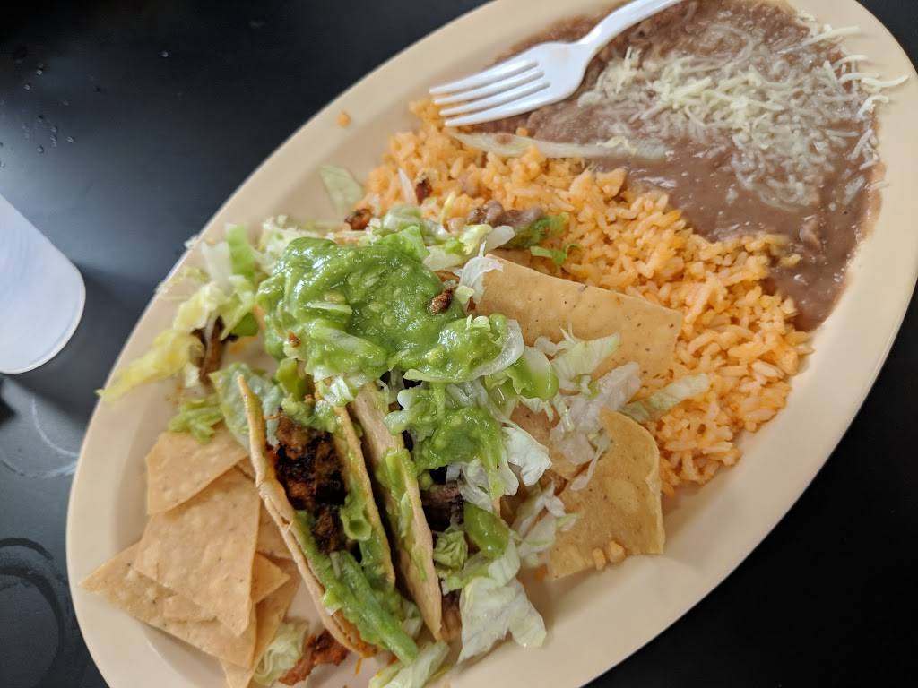 Taqueria El Tapatio Mexican Grill | restaurant | 2501 W Victory Blvd, Burbank, CA 91505, USA | 8188455561 OR +1 818-845-5561