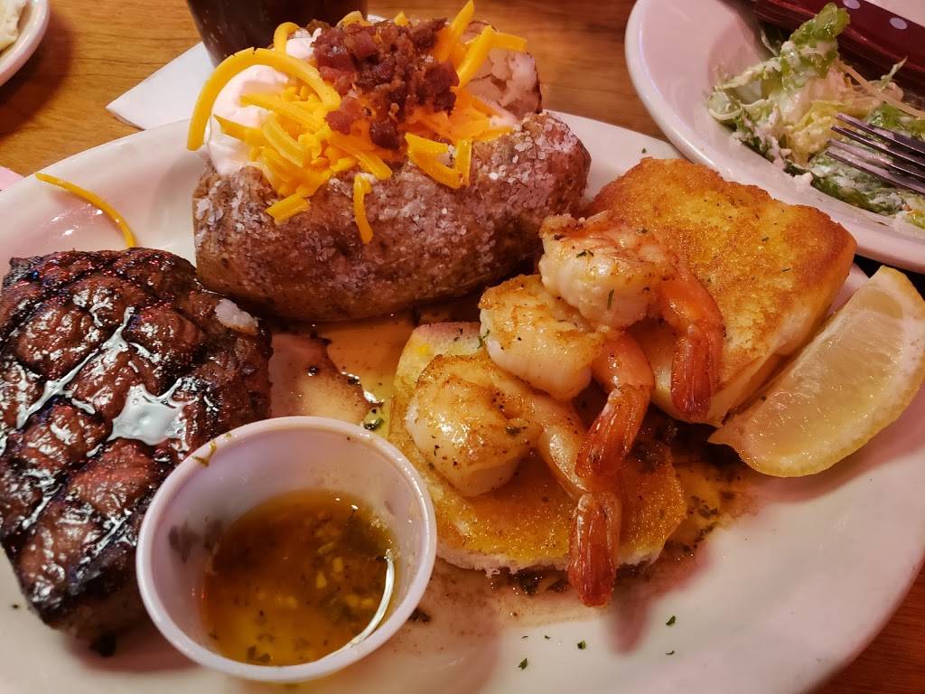 Texas Roadhouse | restaurant | 231 W 104th Ave, Northglenn, CO 80234, USA | 3032553454 OR +1 303-255-3454