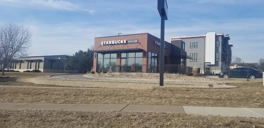 Starbucks | cafe | 3232 Middle Rd, Bettendorf, IA 52722, USA | 5633402452 OR +1 563-340-2452