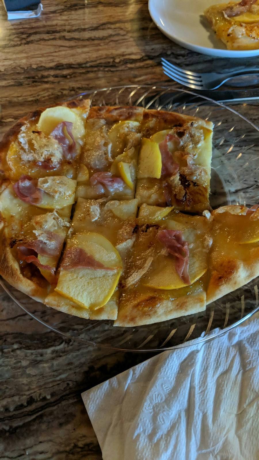 Still Water Grill and Catering | restaurant | 304 Trade St, Greer, SC 29650, USA | 8644790333 OR +1 864-479-0333