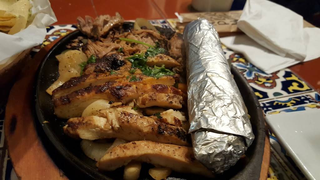 Chilis Grill & Bar | meal takeaway | 310 Army Trail Rd, Bloomingdale, IL 60108, USA | 6308949966 OR +1 630-894-9966