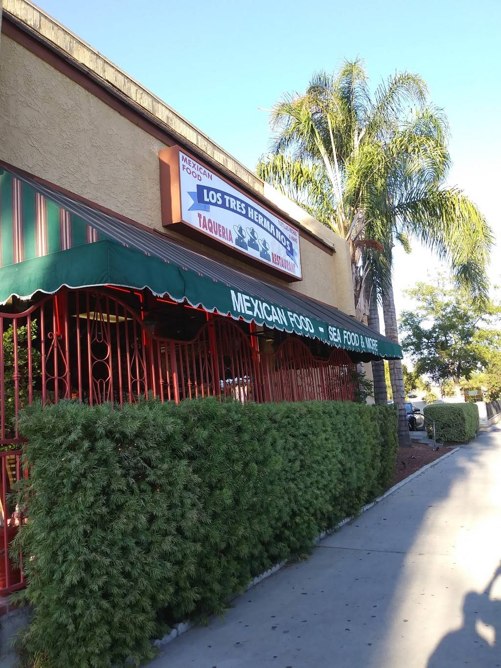 Los Tres Hermanos Restaurant | restaurant | 3306, 9504 Sepulveda Blvd, North Hills, CA 91343, USA | 8188938532 OR +1 818-893-8532