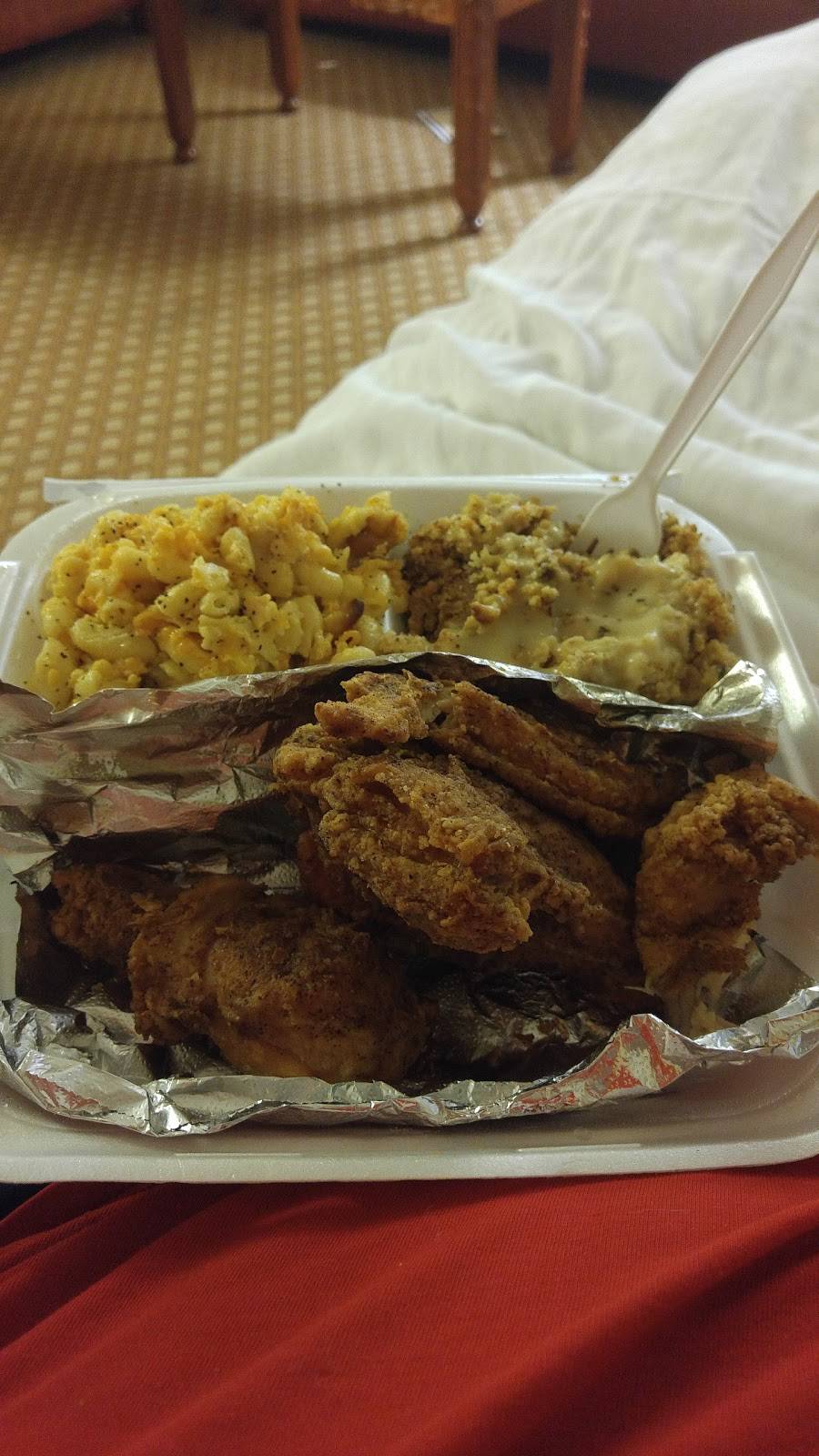 Ms. E-Vees Soul Food | restaurant | 20880 Gratiot Ave, Eastpointe, MI 48021, USA | 3133665626 OR +1 313-366-5626