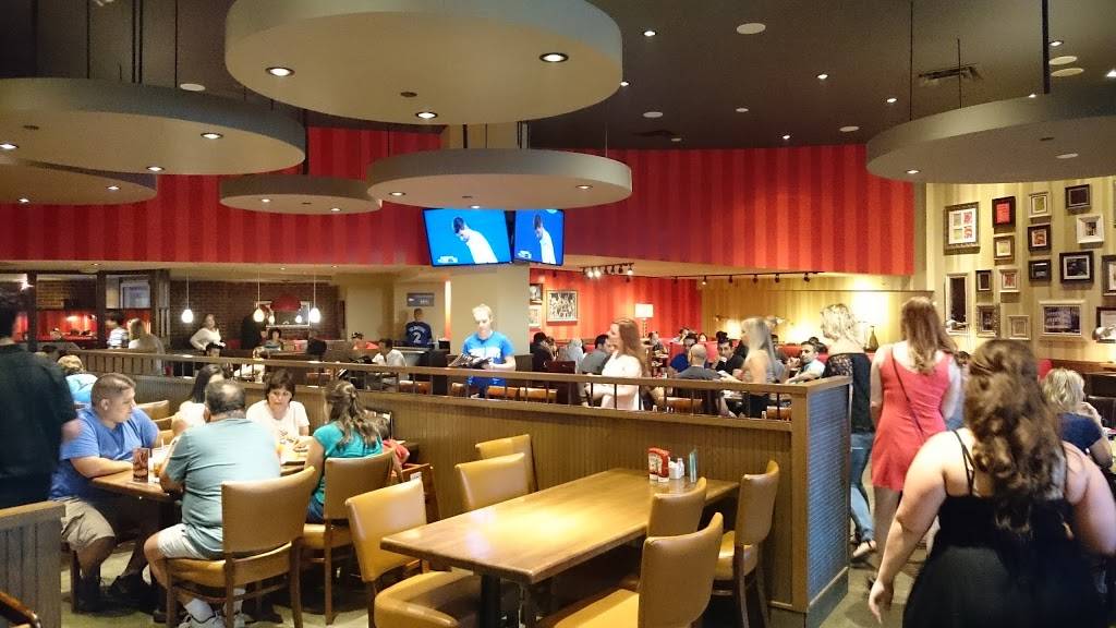 TGI Fridays Restaurant & Sports Bar | restaurant | Lobby Level of the Embassy Suites, 6700 Fallsview Blvd, Niagara Falls, ON L2G 3W6, Canada | 9053568523 OR +1 905-356-8523