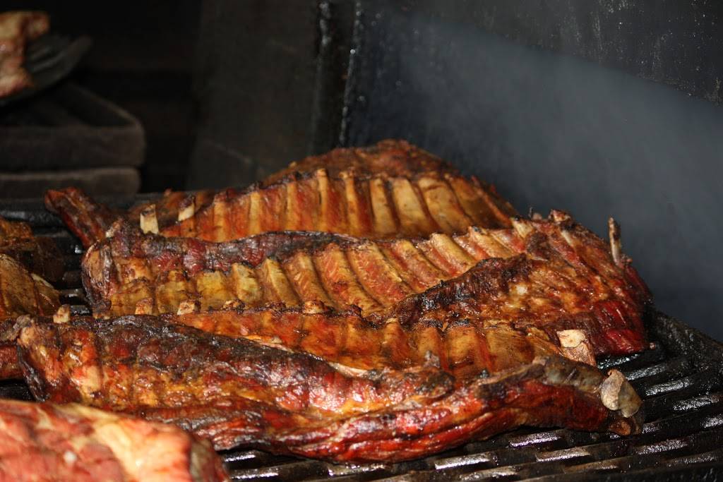Kings Taste Barbecue | restaurant | 503 Palmetto St, Eustis, FL 32726, USA | 3525890404 OR +1 352-589-0404