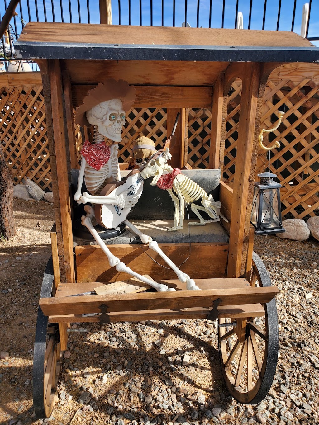 The Wayside Oasis | restaurant | 74125 Wickenburg Rd, Wenden, AZ 85357, USA | 9289253456 OR +1 928-925-3456