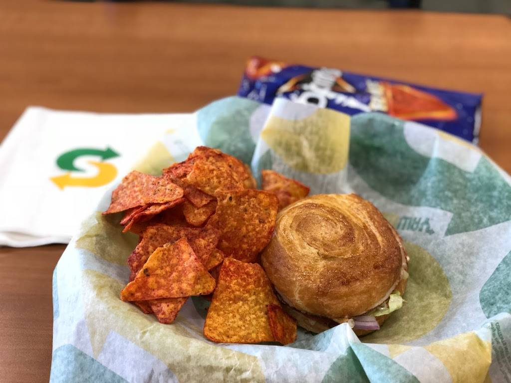 Subway Restaurants | restaurant | 155 W Washington Blvd G-2, Los Angeles, CA 90015, USA | 2137461300 OR +1 213-746-1300